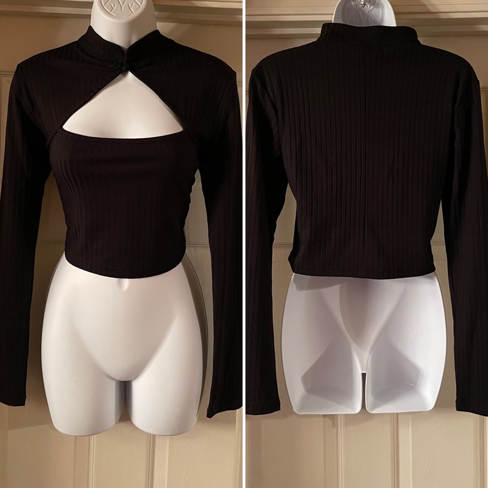 Ribbed Cutout Cropped Top - Picture 3 of 6